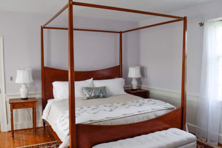 Main Bedroom