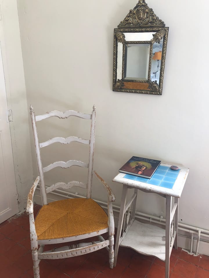 Детайли за стая 1 и етаж 