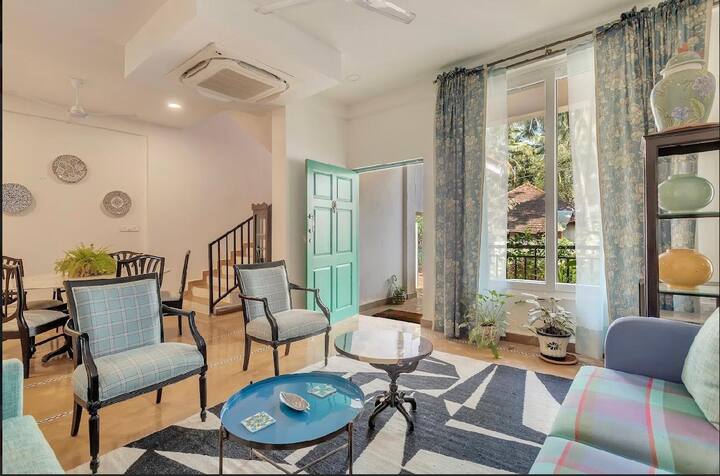 Living room image 2