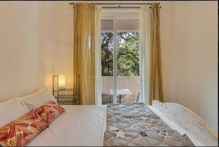 Bedroom 1 image 2