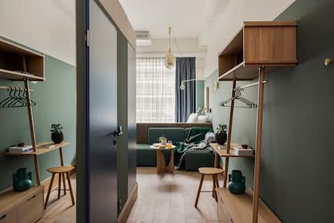 Popular Airbnb listing: Locke Studio at Wunder Locke in Obersendling