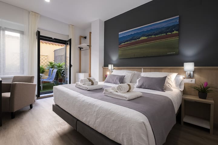 LUXOR TORRE DEL CLAVERO APARTMENTS managed Airbnb listing 1