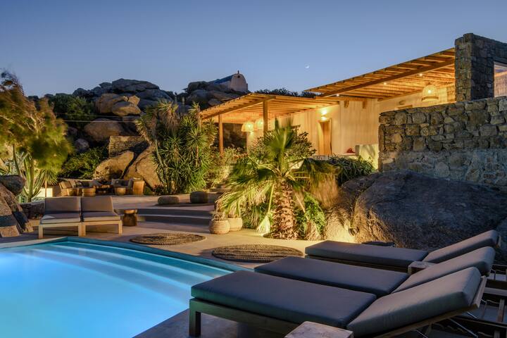 Elements Mykonos | Villa with pool near Scorpios gallery image 4