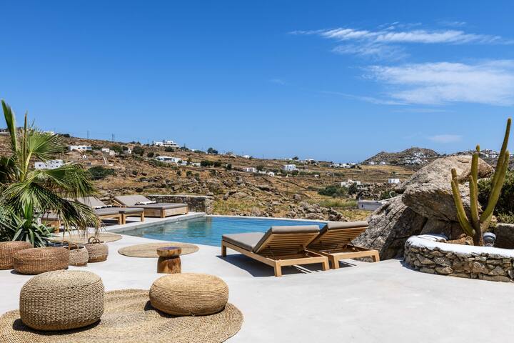 Elements Mykonos | Villa with pool near Scorpios gallery image 2