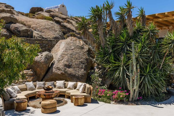 Elements Mykonos | Villa with pool near Scorpios gallery image 5