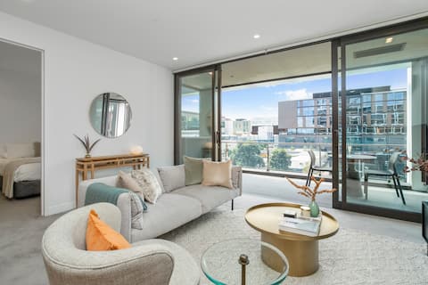 Top Airbnb: Wynyard Quarter Apartment with Aircon in Auckland City Centre