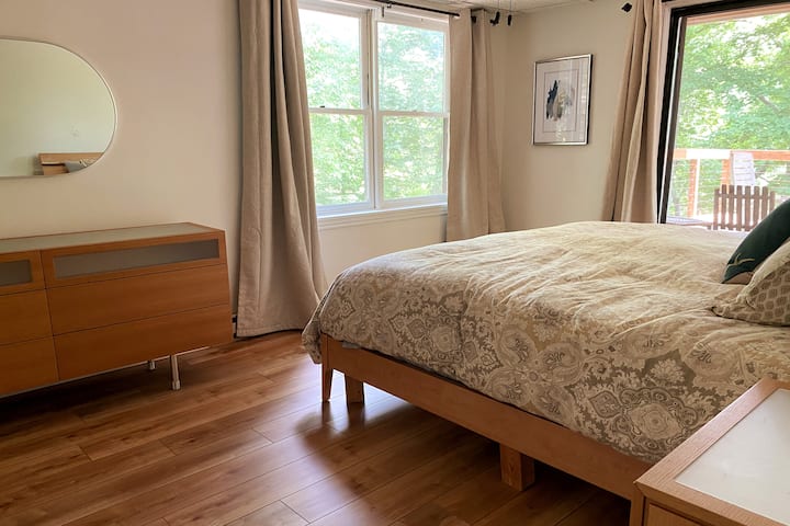 Downstairs office (with King bed)