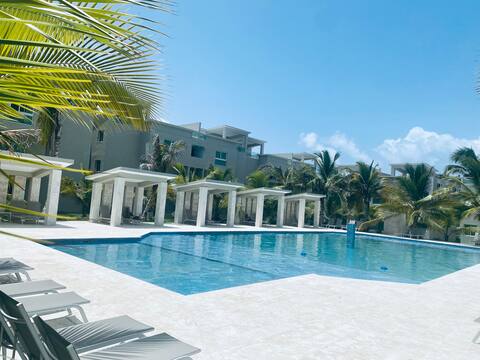 Beautiful aparment with huge pool