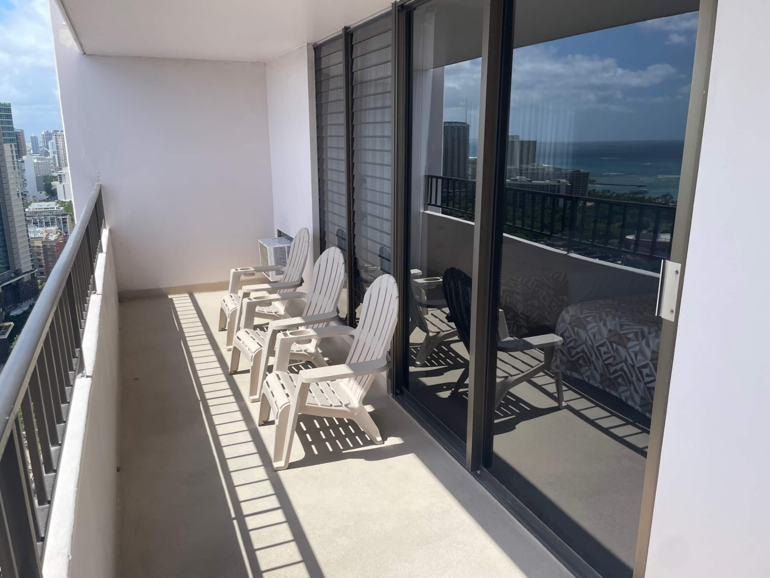 Condo in Honolulu · ★4.47 · 2 bedrooms · 3 beds · 2 private baths - Image 10