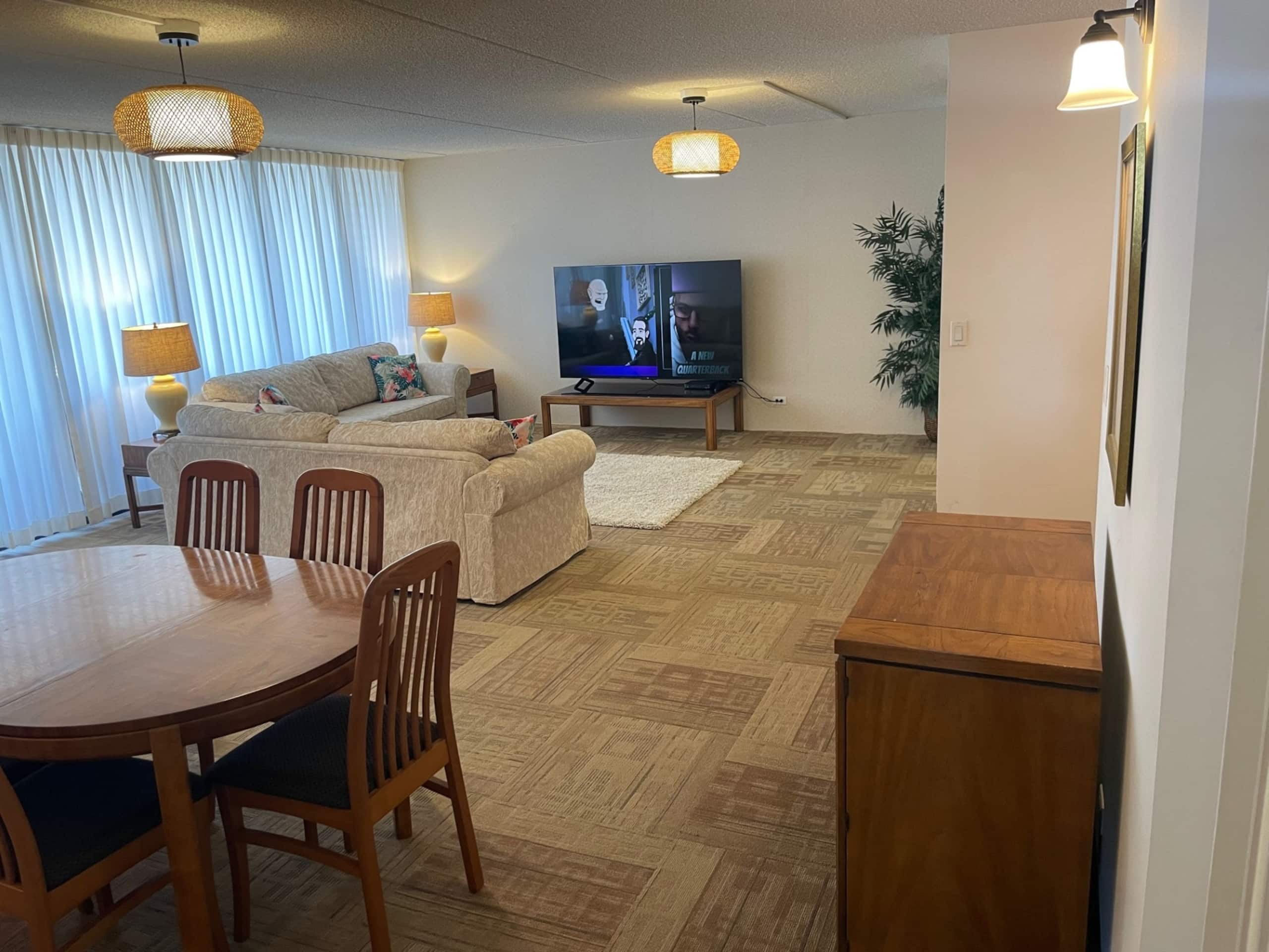 Condo in Honolulu · ★4.47 · 2 bedrooms · 3 beds · 2 private baths - Image 9