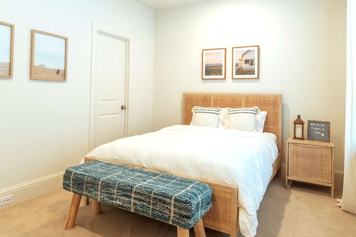 Manželská posteľ pripevnená k Jack n' Jill. Najlepší spánok v histórii s kompletnou posteľou Parachute a bavlnenou posteľnou bielizňou