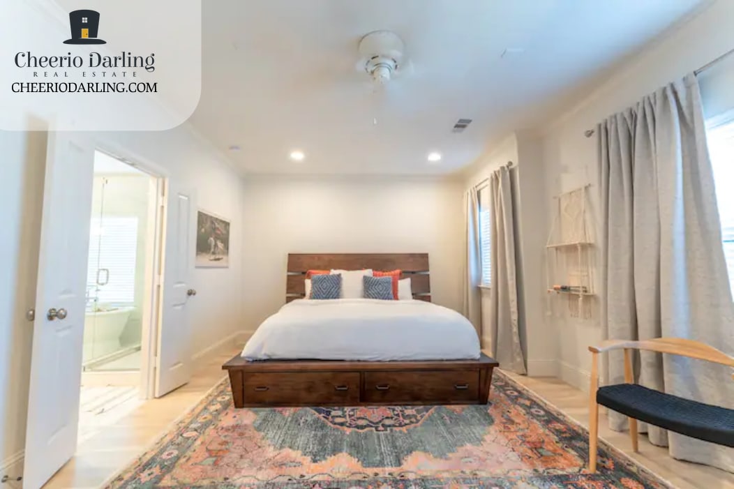 Ultra luxusná značka Parachute matrac, posteľná bielizeň a vankúše na manželskej posteli v ubytovaní Master. Zzzzzzzzz…