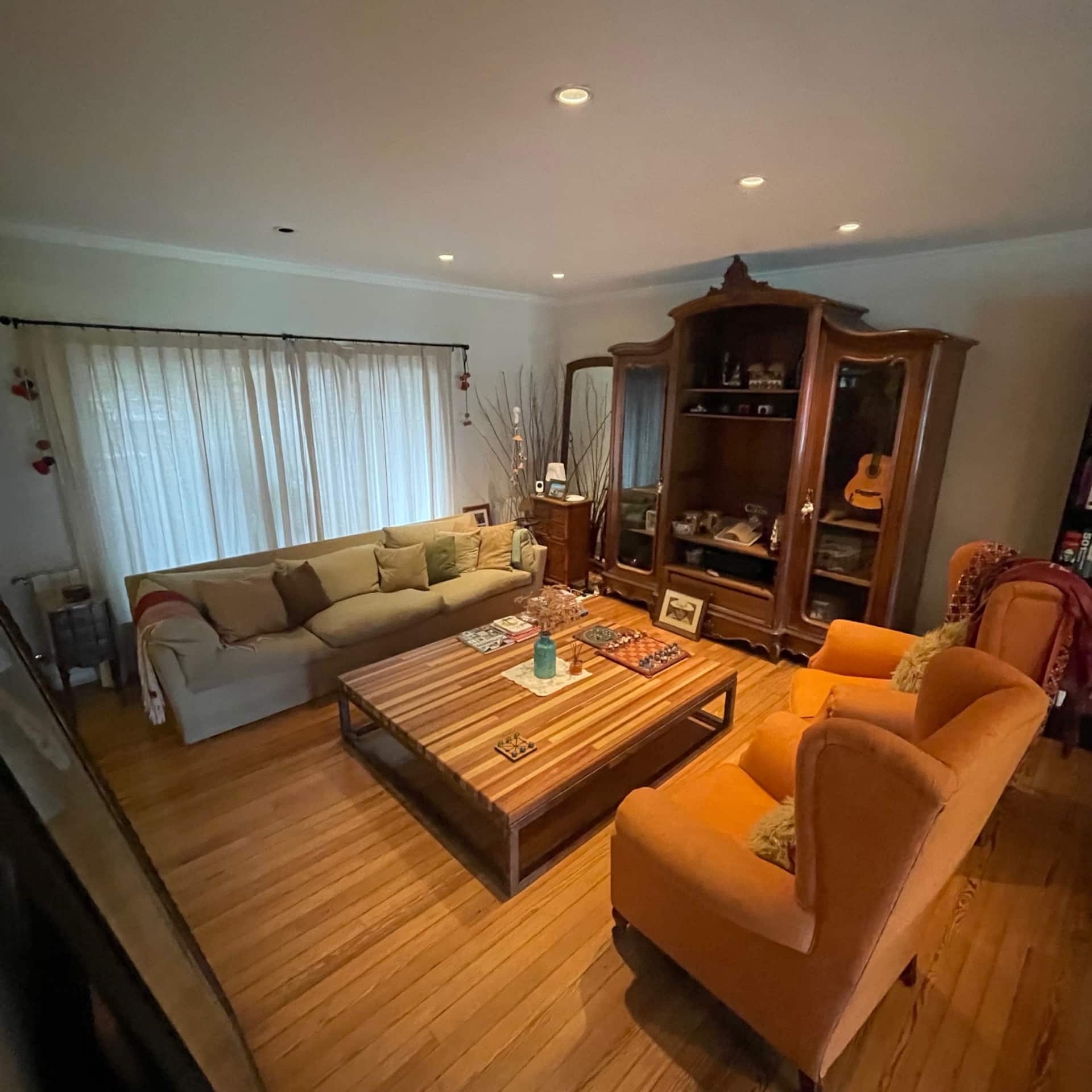 Spacious house with garden, swimming pool and gazebo