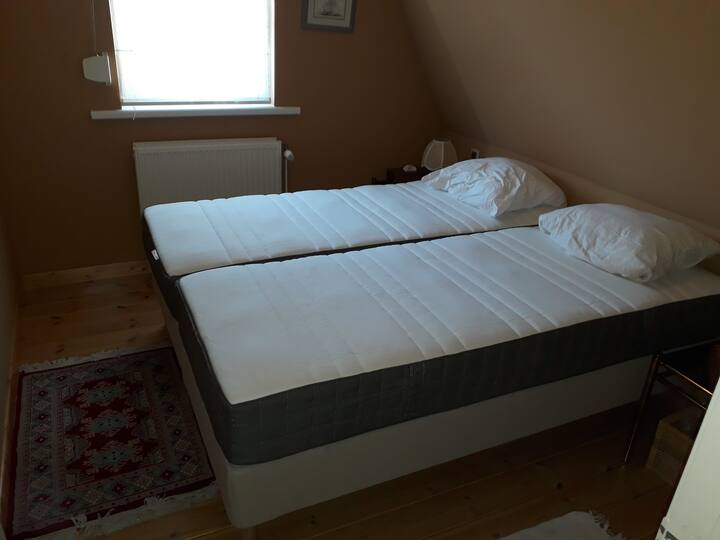Chambre 2 - Lits jumeaux, peuvent être séparés en deux lits simples