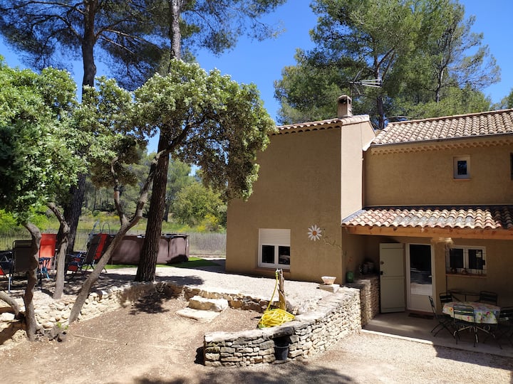 La Petite Colline, Provencal house, 6 p, pool Villas for Rent in Pertuis, ProvenceAlpesCôte