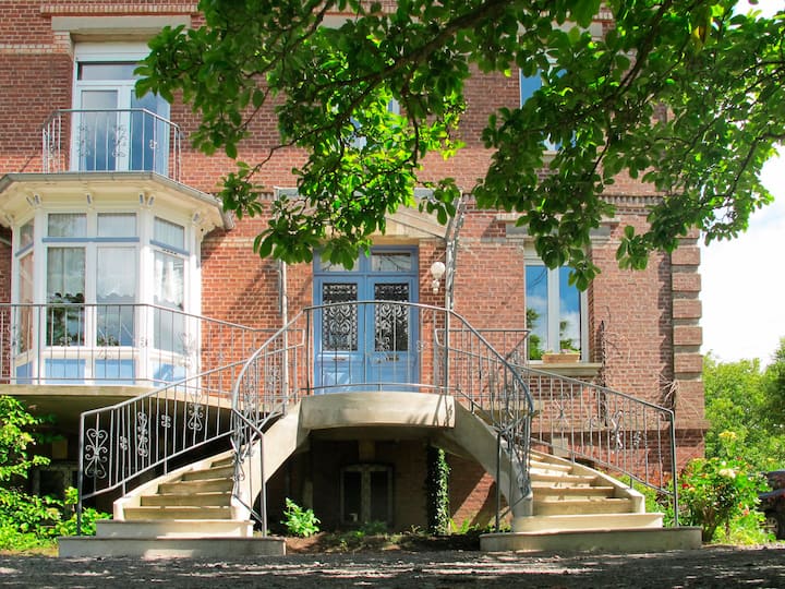 Tully Holiday Rentals & Homes HautsdeFrance, France Airbnb