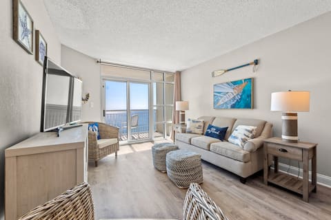 Epic Ocean Views ~Corner Unit~ Direct Oceanfront