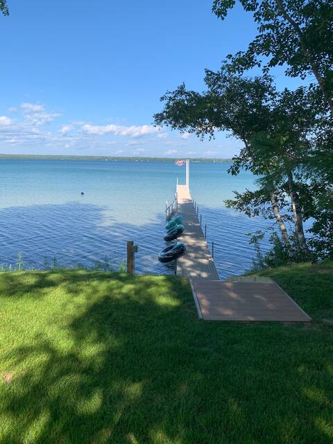 Lake Lovers Dream Cottage on beautiful Round Lake