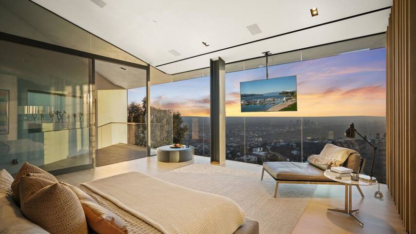 $10M Hollywood Sky Villa gallery image 5