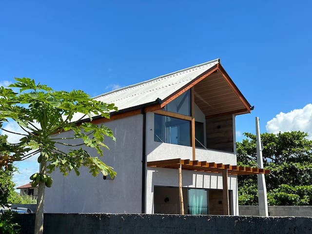 Entire home with 1 bedrooms in Itapoá - CHALÉ- 1  “pé na areia”  em Itapoá SC