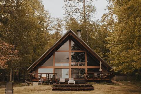 Hart Haven A-frame on Lake Millicent