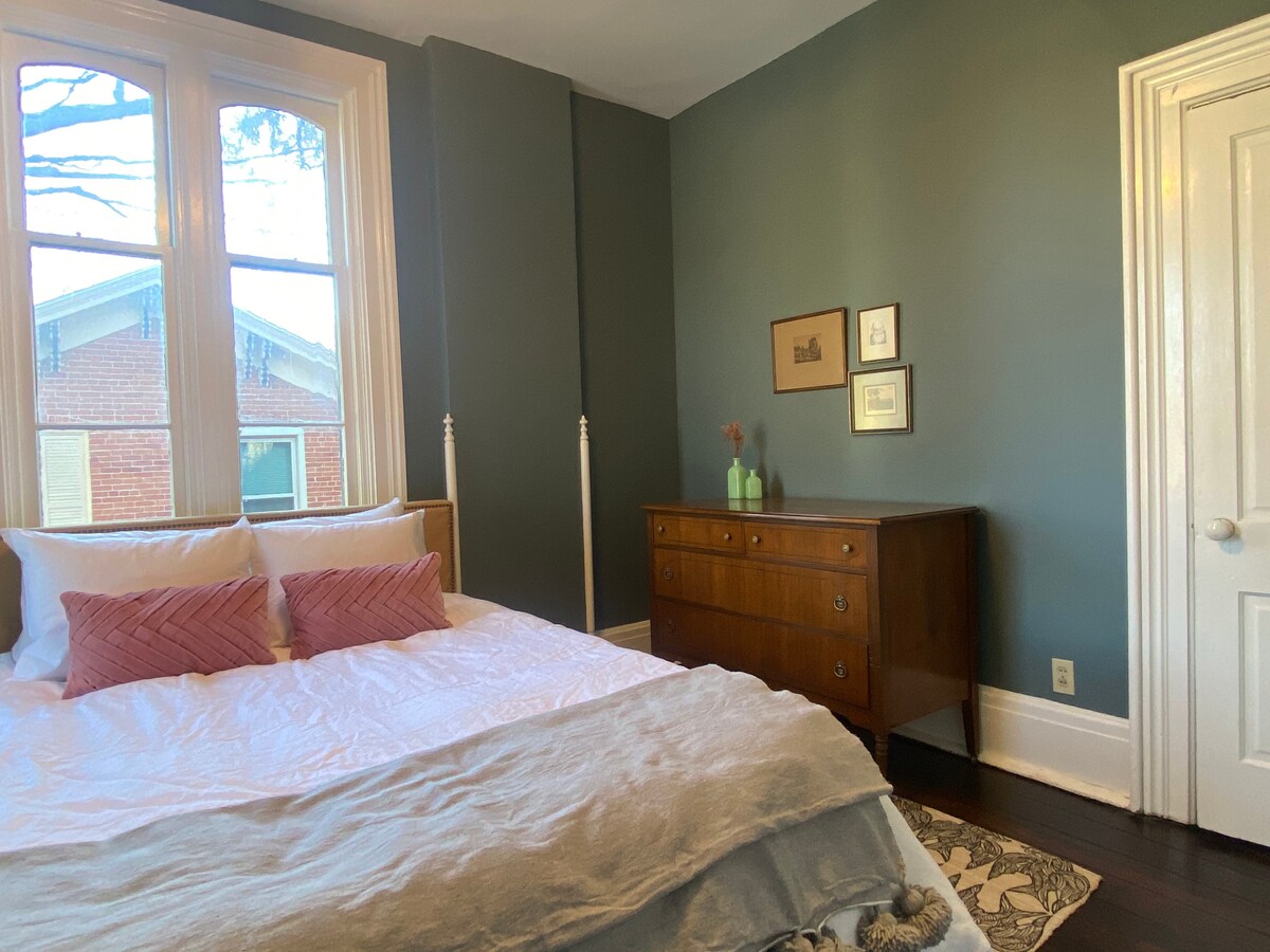 Მესამე საძინებელი (ორადგილიანი საწოლი)