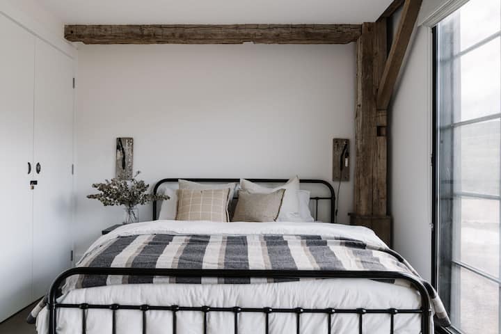 Ground floor King Bedroom