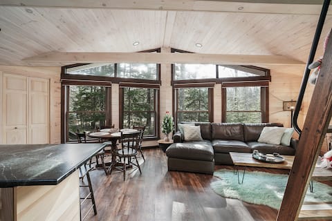 Cozy Chalet/close to lake/wood stove/pets ok