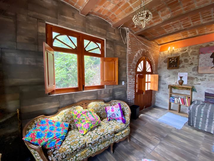 Casa Romántica Con Hermosa Vista Y Jardín Privado - Mexico