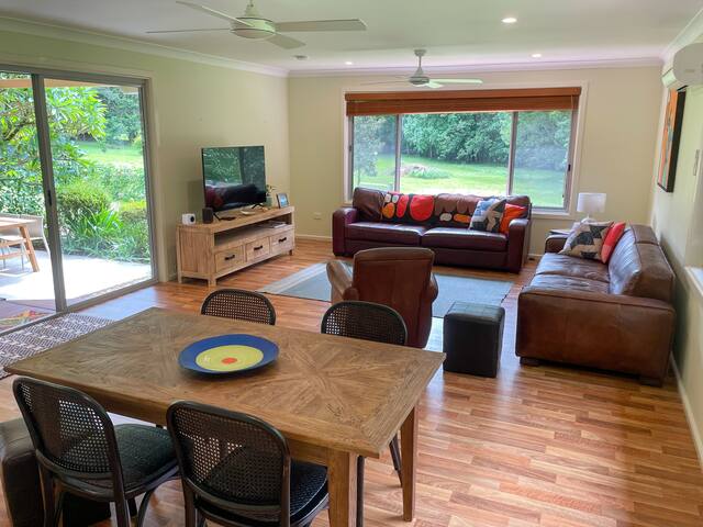 hinterhouse … on the Never Never River gallery image 2