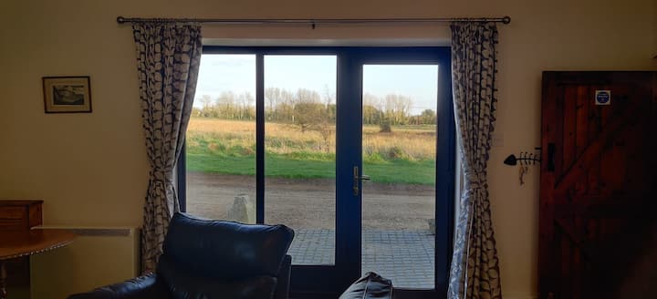 Cosy Stable Cottage In The Heart Of The Island - Isle of Wight