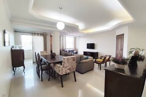 Wide apt next to Av da Moda