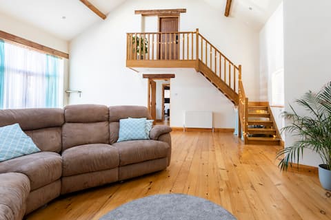 Large converted barn in peaceful, rural location