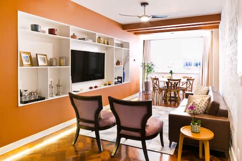 Luxury and comfort 2 blocks from the Copa beach