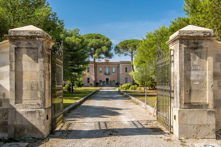 Masseria Casina Baronale Villa con Piscina gallery image 3