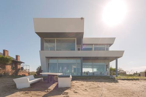 House in Carilo Facing the Sea