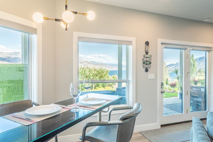 Villa del Sol - Lake View Luxury in Wine Country
