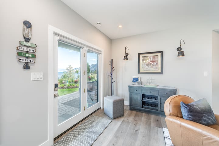 Villa del Sol - Lake View Luxury in Wine Country