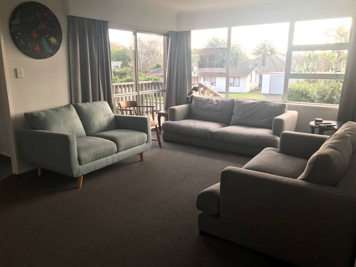 Family Home With A Pool! - Tauranga