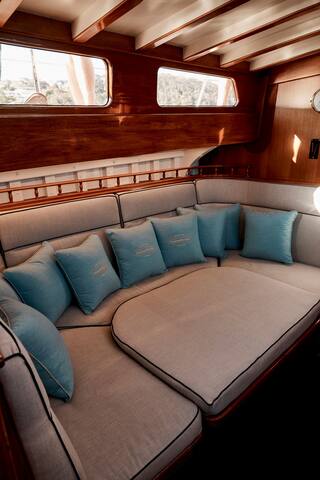 Sunset Cruise and Overnight Stay on Classic Yacht gallery image 2