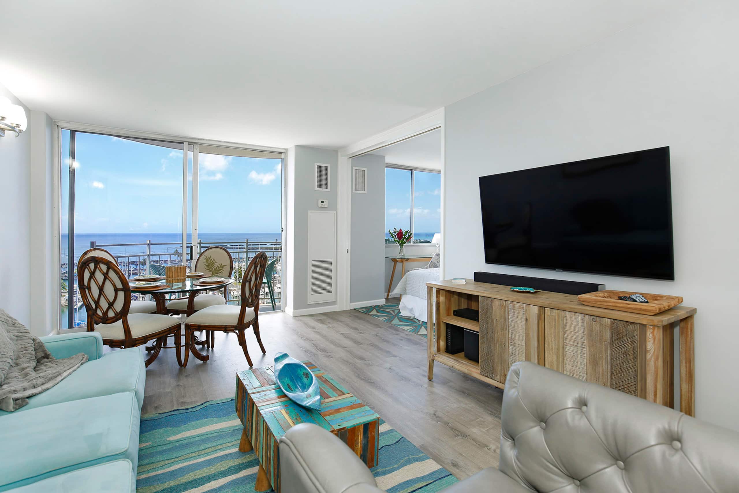 Condo in Honolulu · ★4.92 · 1 bedroom · 2 beds · 1 private bath - Image 1