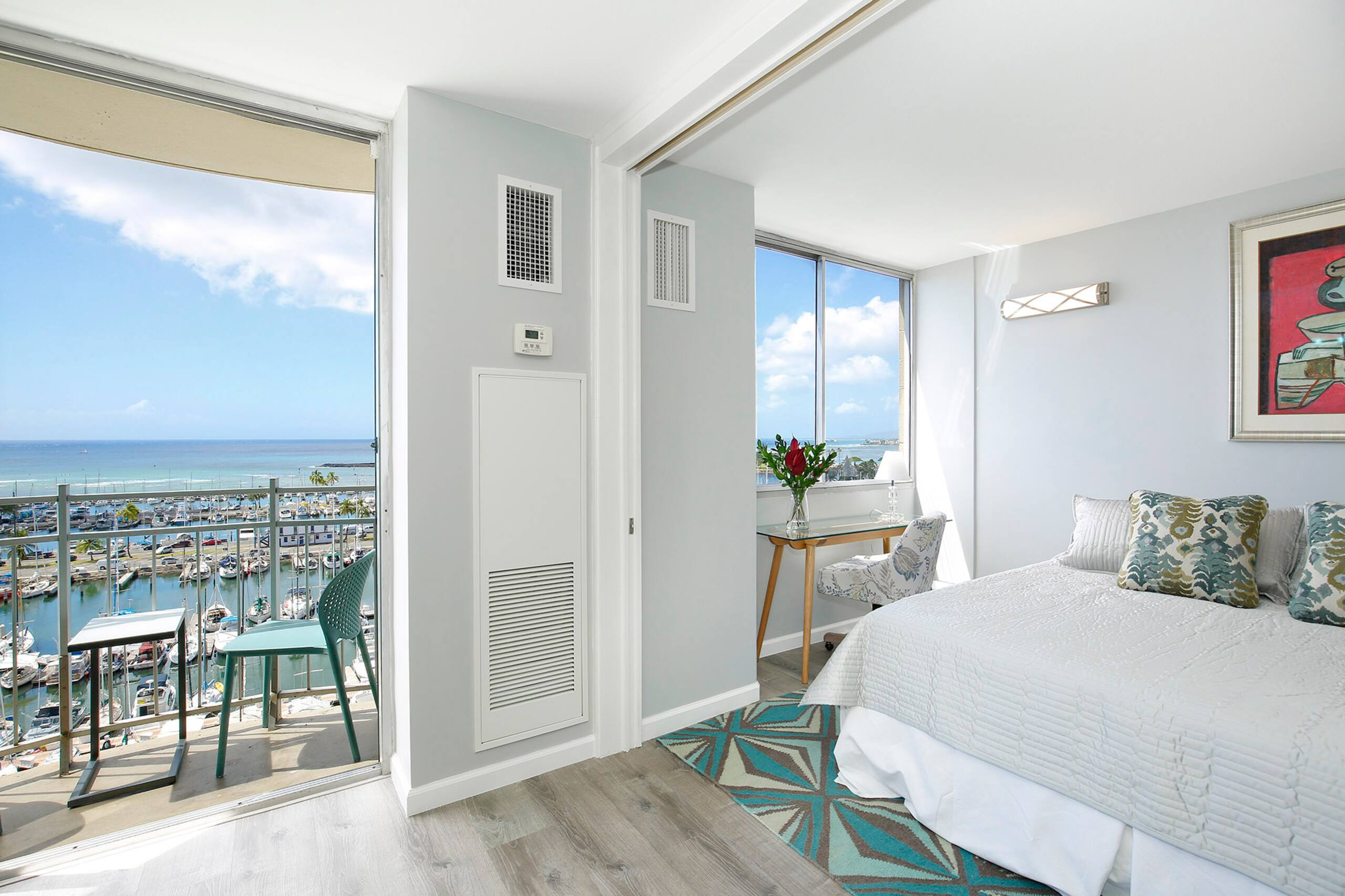 Condo in Honolulu · ★4.92 · 1 bedroom · 2 beds · 1 private bath - Image 2