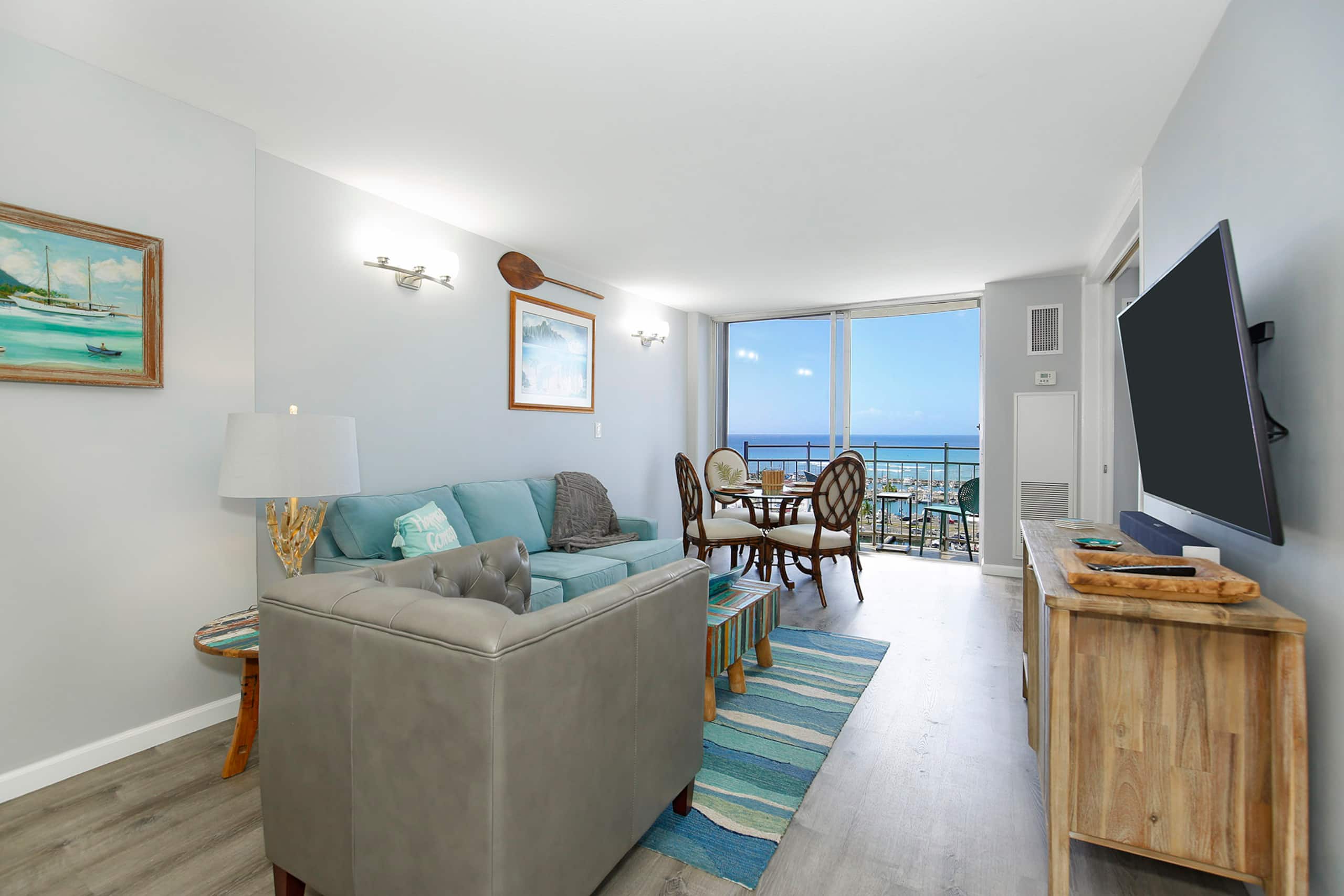 Condo in Honolulu · ★4.92 · 1 bedroom · 2 beds · 1 private bath - Image 5