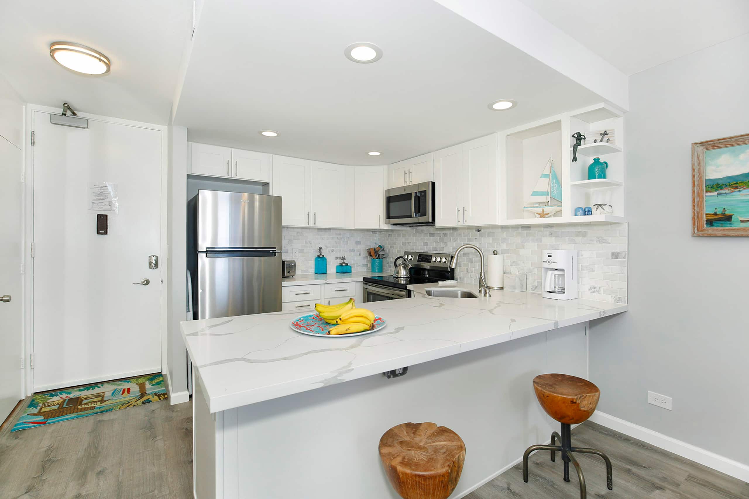 Condo in Honolulu · ★4.92 · 1 bedroom · 2 beds · 1 private bath - Image 11