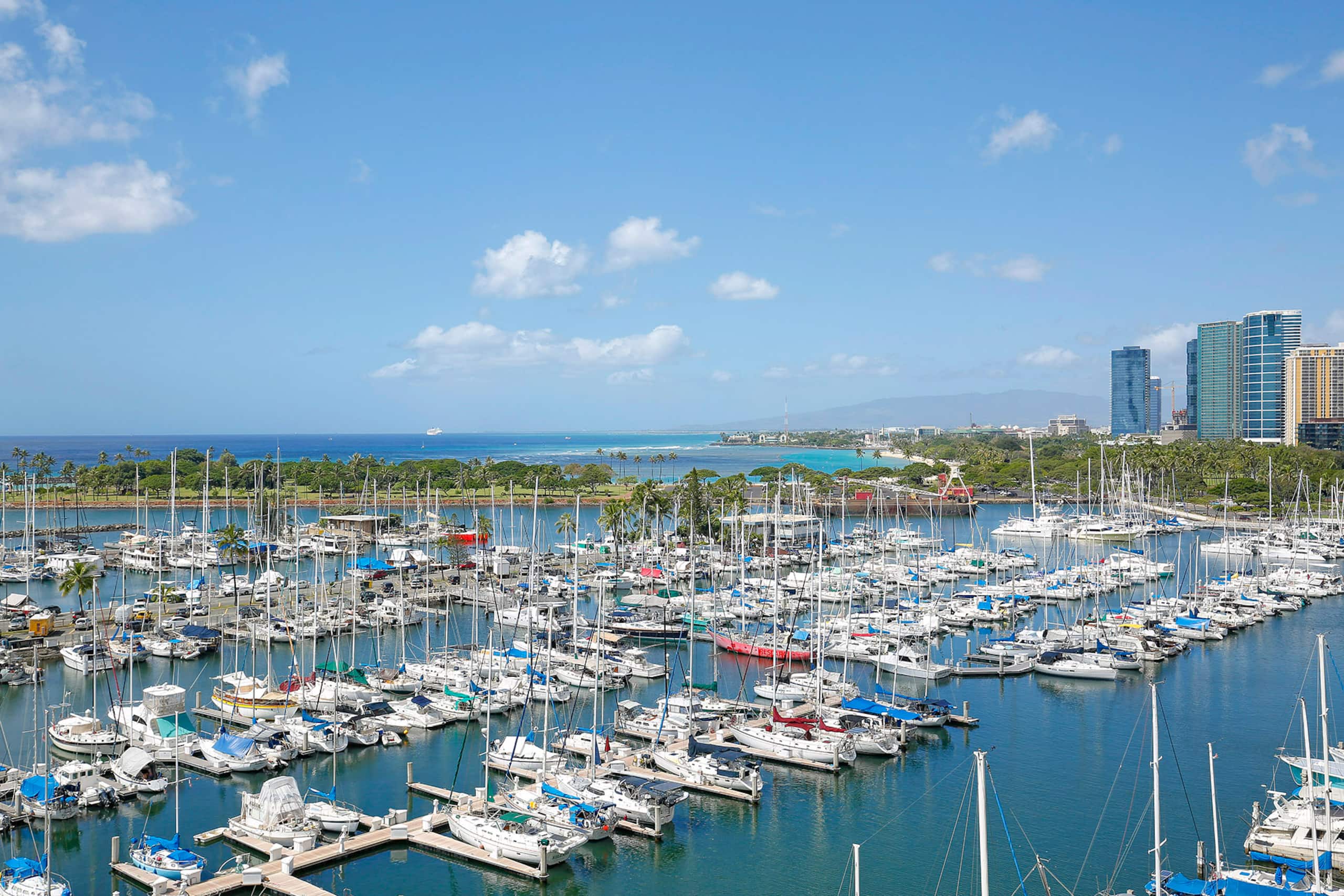 Condo in Honolulu · ★4.92 · 1 bedroom · 2 beds · 1 private bath - Image 22