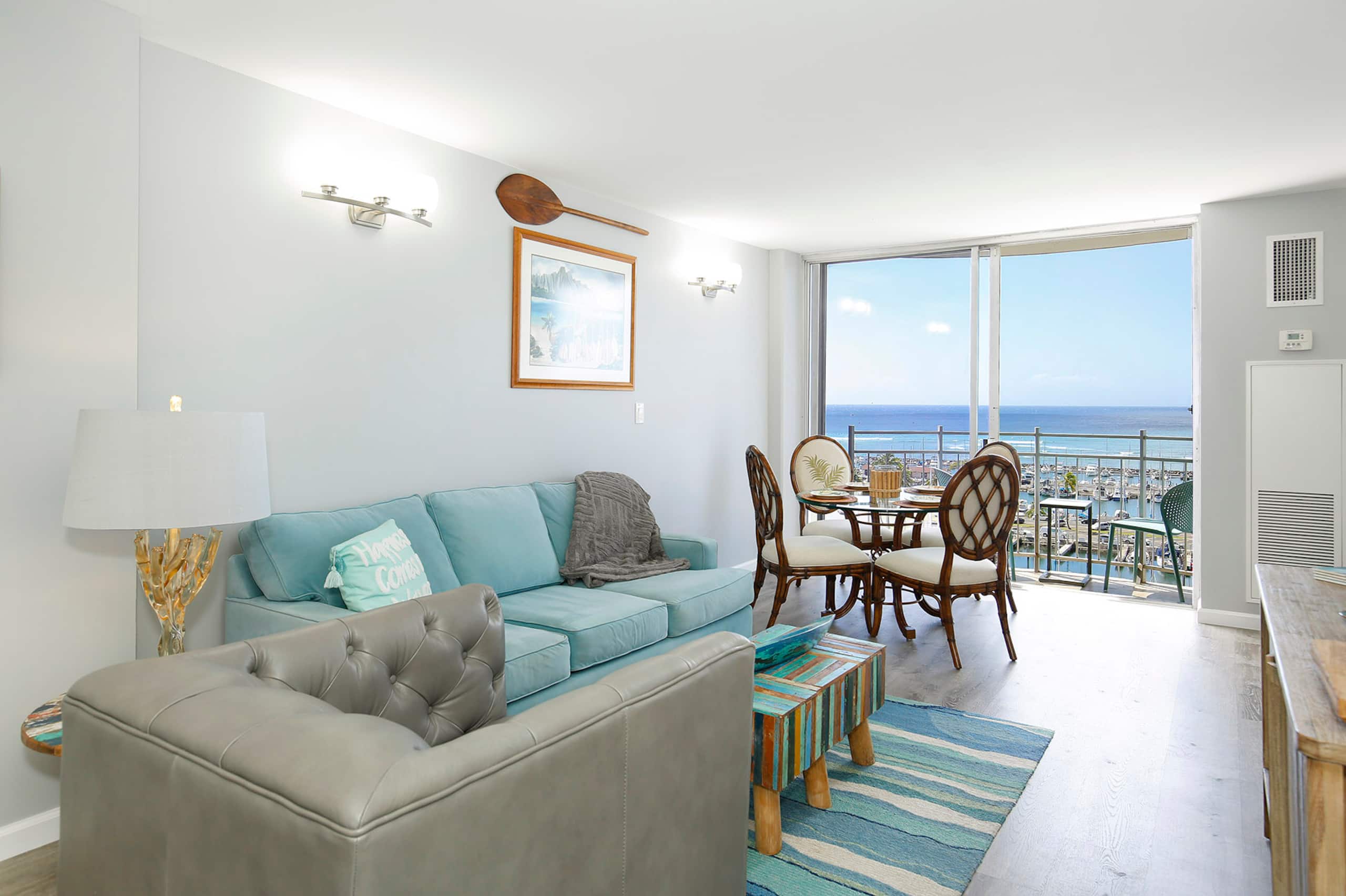 Condo in Honolulu · ★4.92 · 1 bedroom · 2 beds · 1 private bath - Image 4