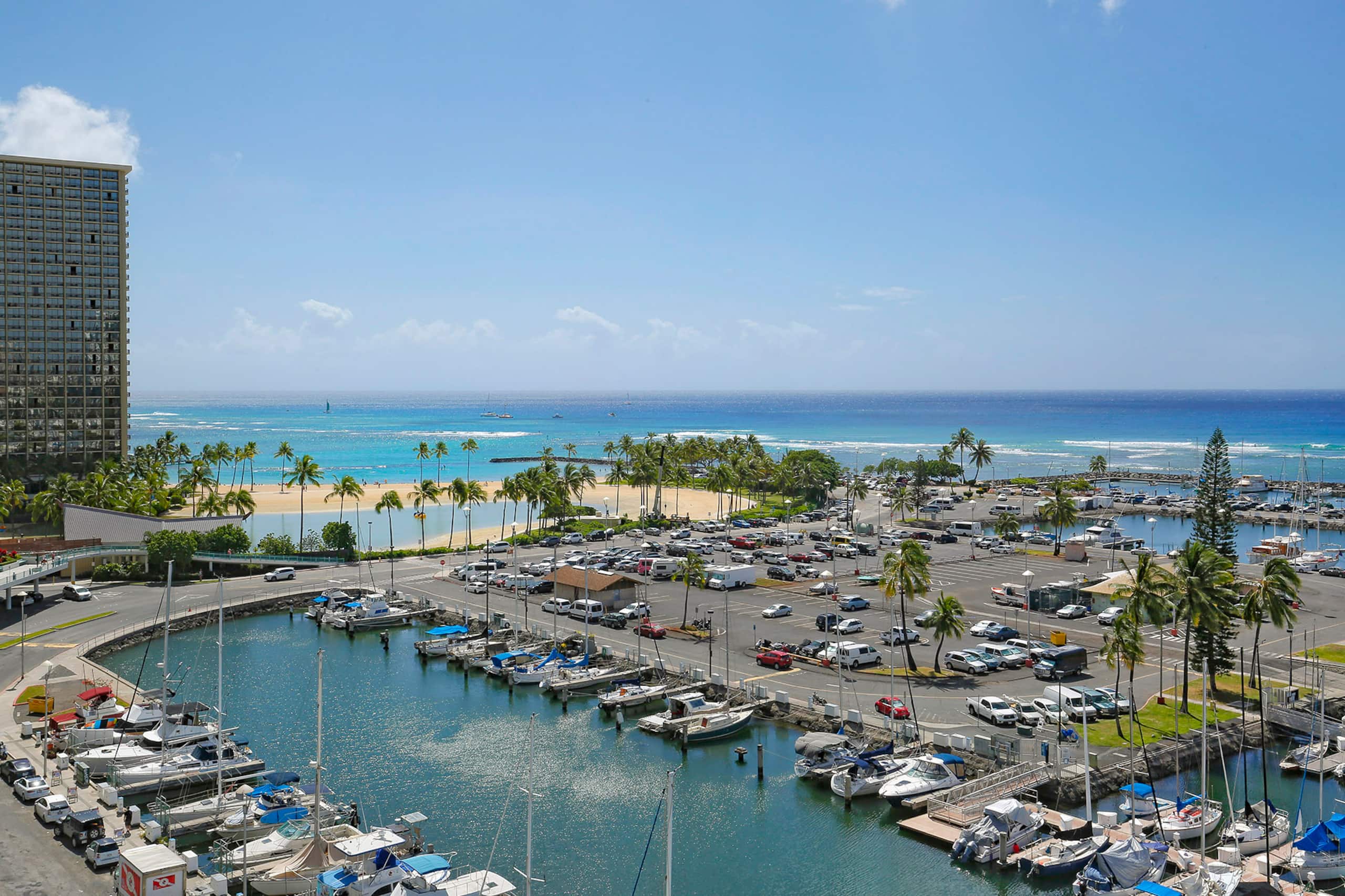 Condo in Honolulu · ★4.92 · 1 bedroom · 2 beds · 1 private bath - Image 19