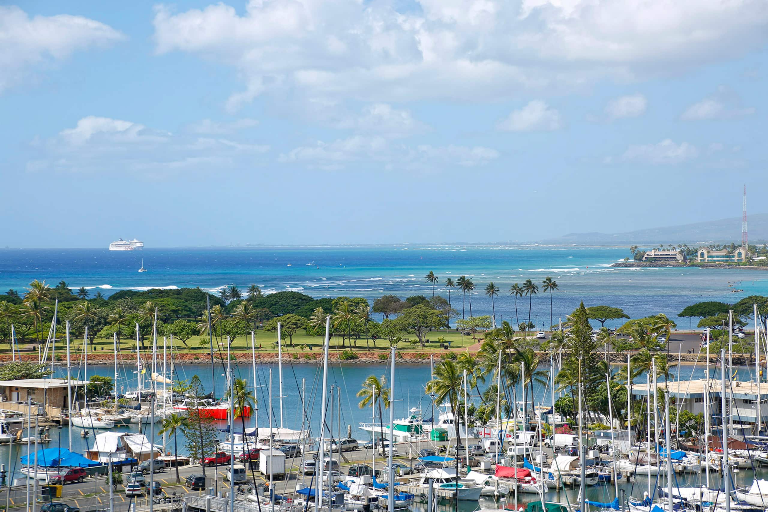 Condo in Honolulu · ★4.92 · 1 bedroom · 2 beds · 1 private bath - Image 23