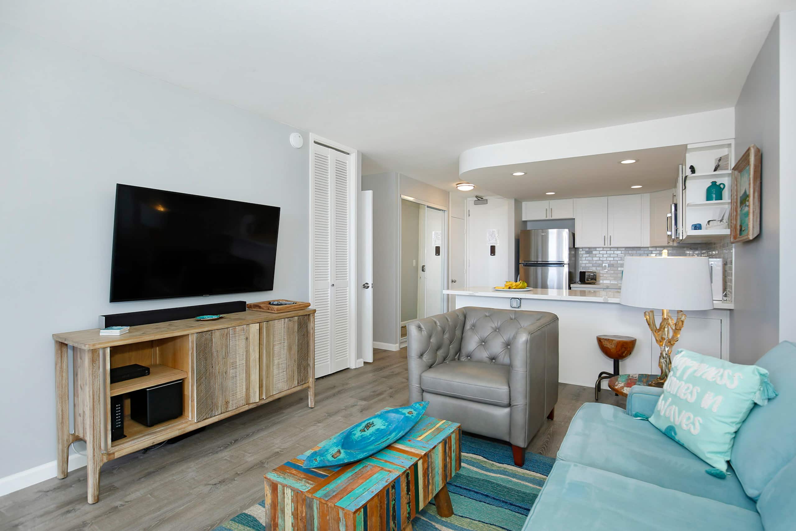 Condo in Honolulu · ★4.92 · 1 bedroom · 2 beds · 1 private bath - Image 7