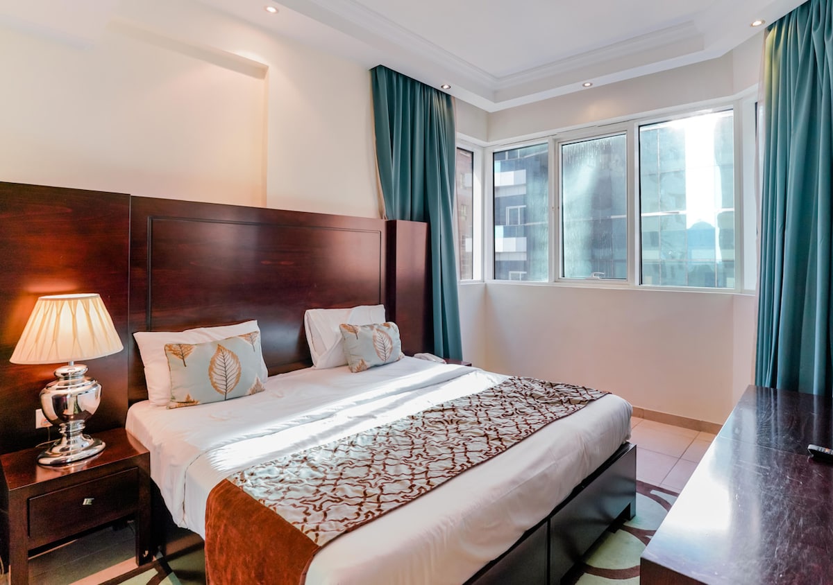 Top Airbnb: Insta- Worthy 2 Bedroom Apt With Balcony Near MOE in Al Barsha First